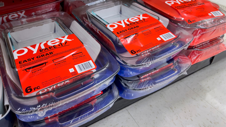 Stop Using Pyrex Dishes In Your Oven Without Following These Safety Tips