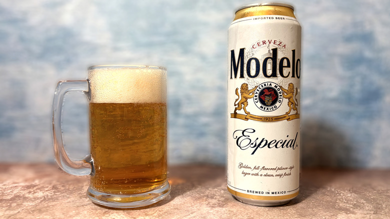 Glass and can of Modelo Especial beer