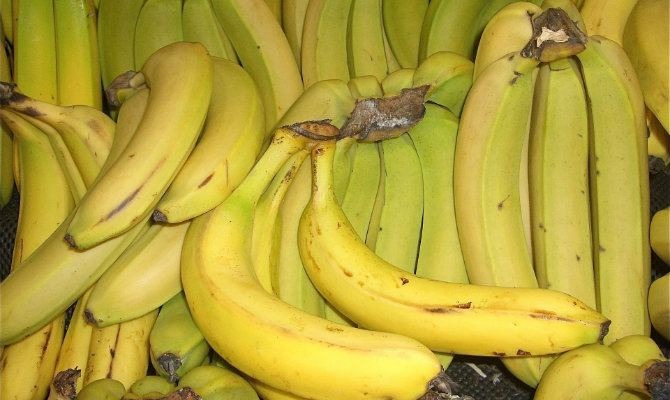 Bananas in a pile