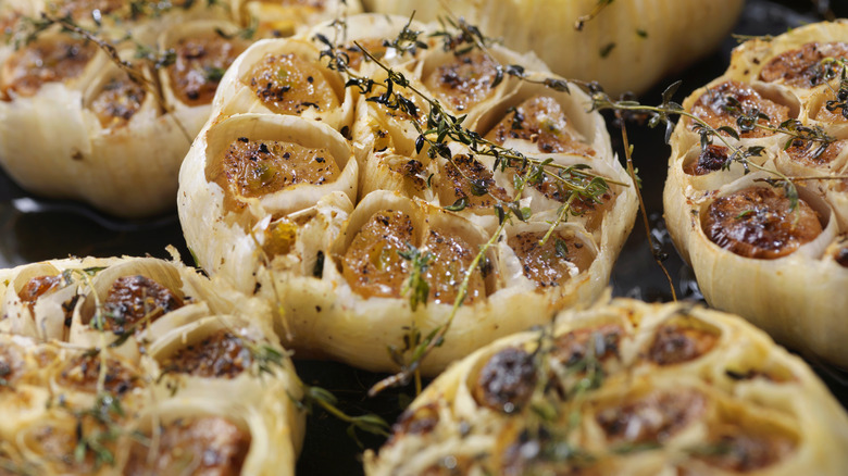 roasted garlic with thyme