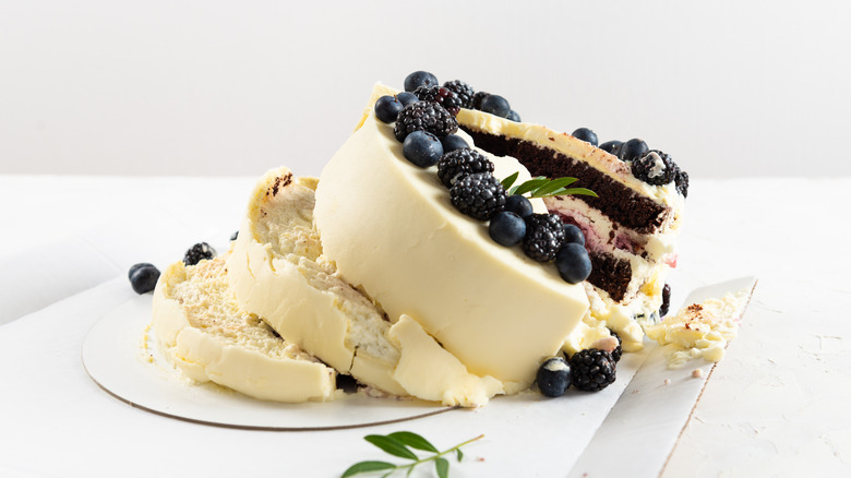 Blueberry cake falling apart 