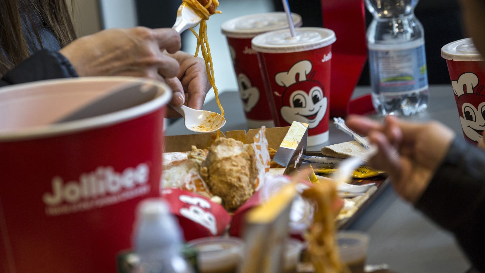 Texas Roadhouse, Jollibee Named Fastest Growing Restaurants Brands Of 2023