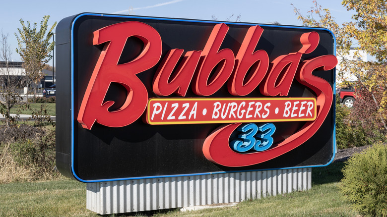 A Bubba's 33 sign advertises pizza, burgers and beer