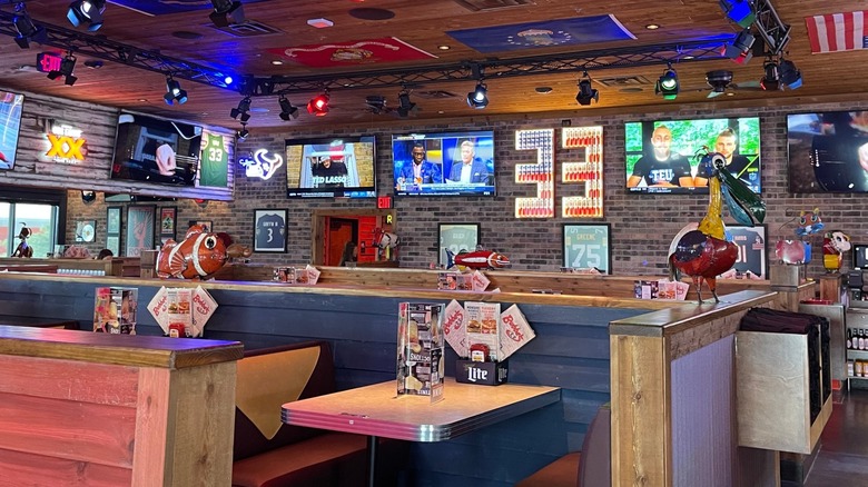 Dining room of a Bubba's 33