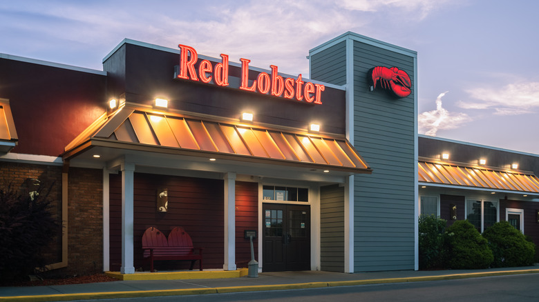 exterior view of a Red Lobster with the sign and logo illuminated