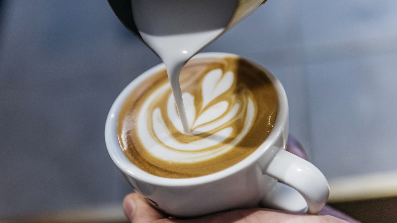 Latte art in one minute with NanoFoamer 