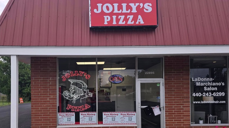 Jolly's Pizza restaurant exterior
