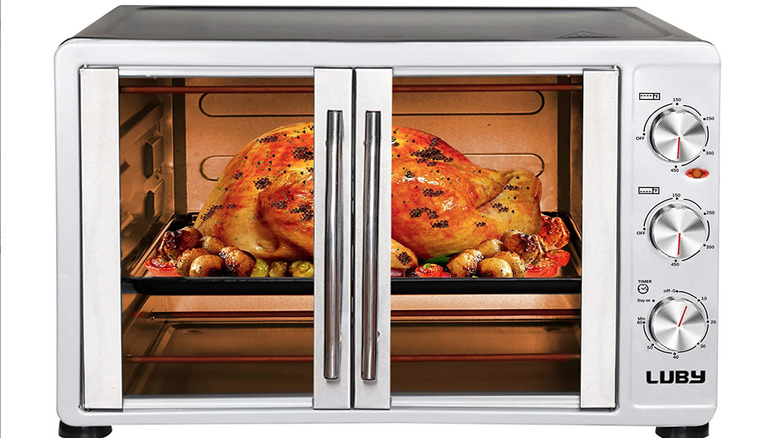 LUBY Large Toaster Oven cooking turkey