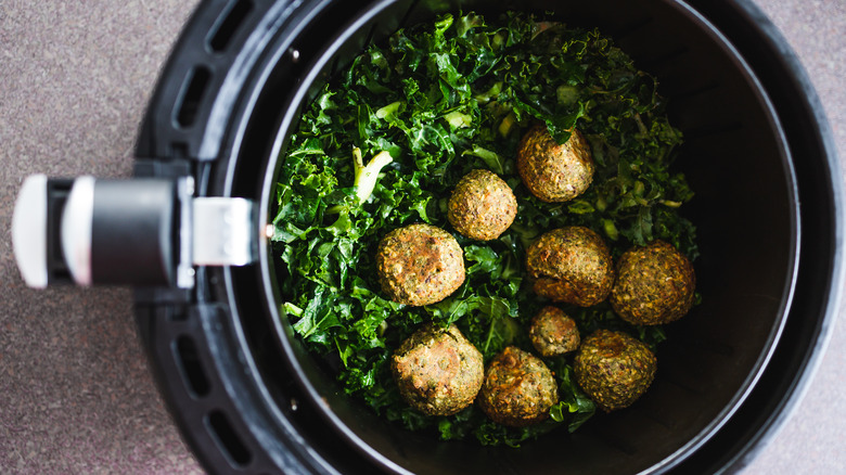 Air fryer kale chips