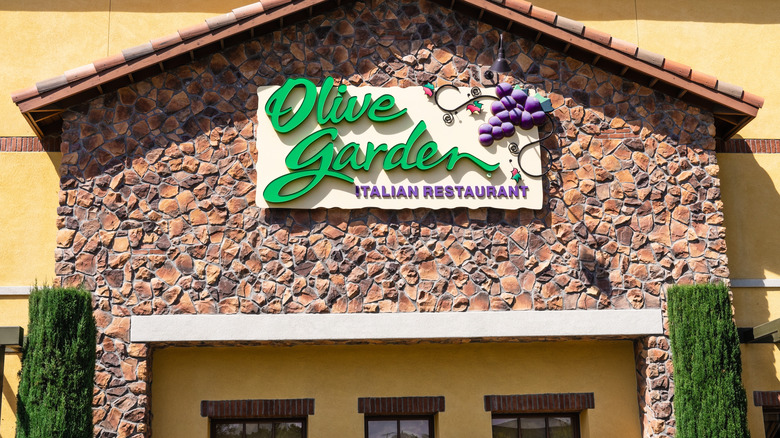 Olive Garden restaurant storefront