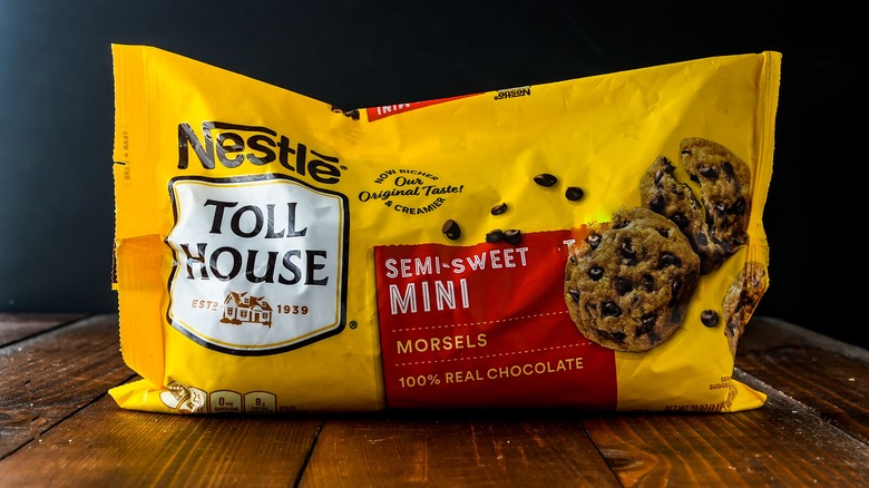 Nestlé chocolate chips bag