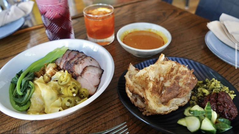 Makan dinner and drinks.