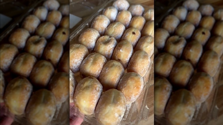 Mini beignets in box