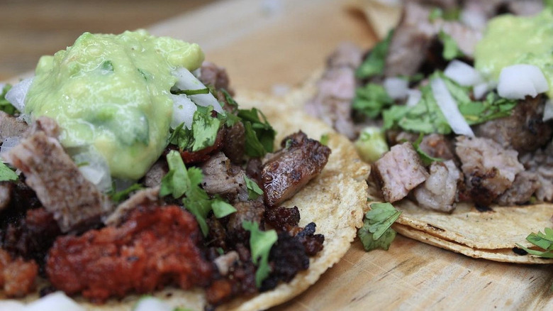 Los Gallos steak tacos