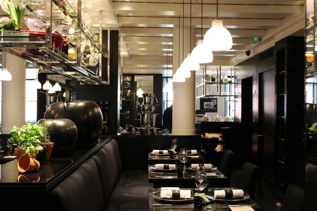 4) L'Atelier de Joel Robuchon