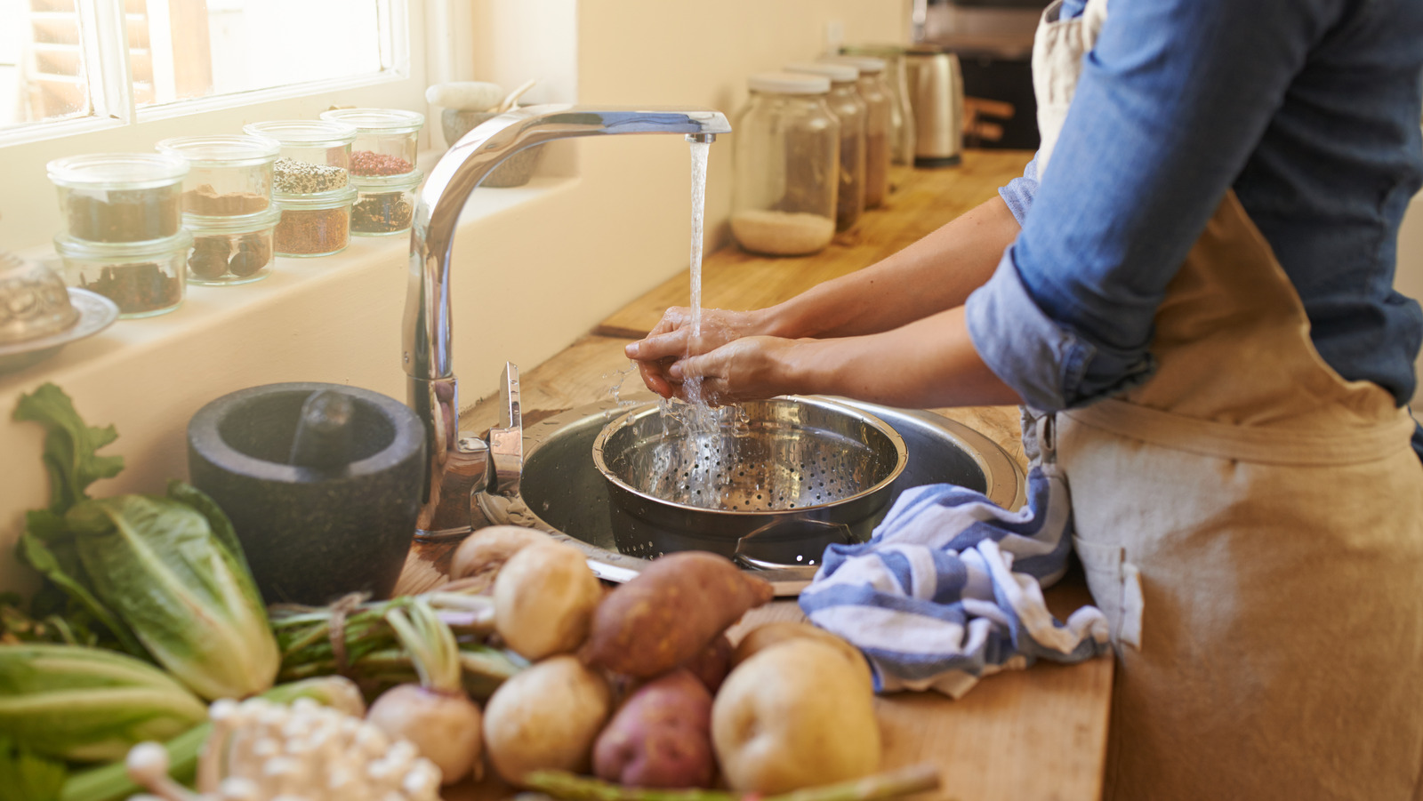 A Kitchen Rag The 2 Kitchen Rag Tip To Save You Unnecessary Trips To The Sink