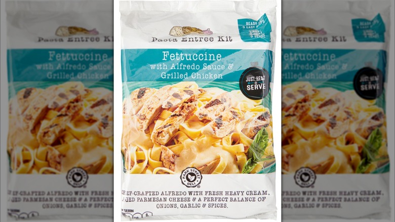 Park Street Deli Fettuccine Alfredo with Chicken Meal Kit