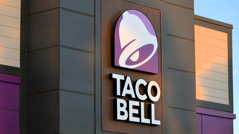 Taco Bell: Live Mas.
