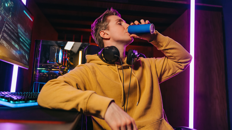 gamer drinking energy drink