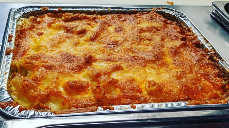 A tray of Community BBQ mac and cheese