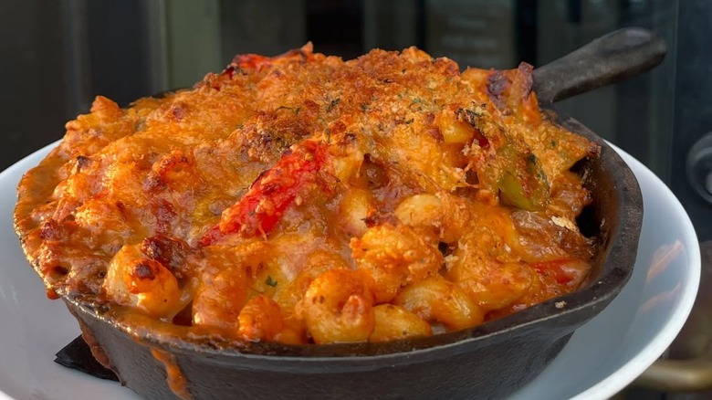 Close-up on a skillet of Ale Mary's mac and cheese