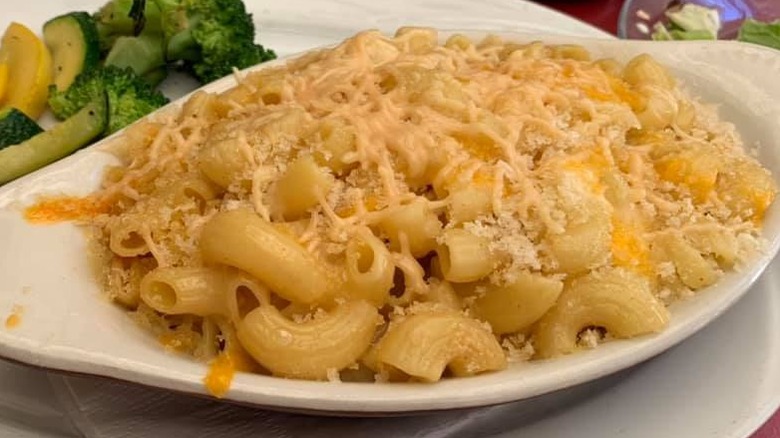 Close up on Ruth's Diner serving of mac and cheese