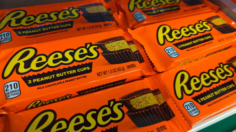 Packets of Reese's peanuty butter cups
