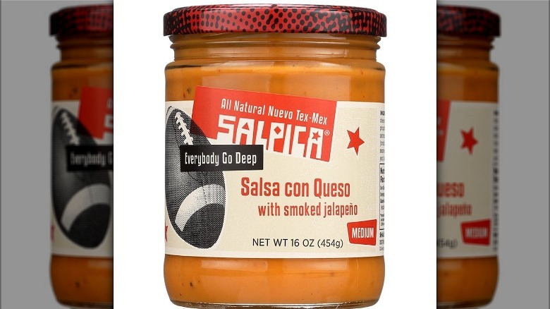 Salpica salsa con queso