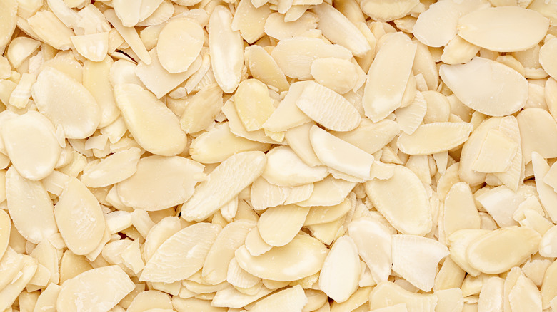 Sliced almonds