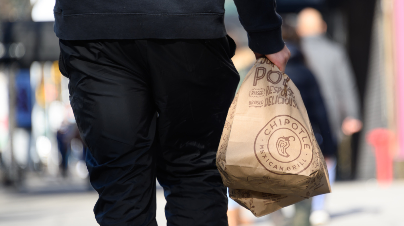 The Actual Reason Chipotle's Chips Taste So Delicious