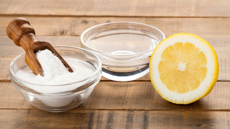 Baking soda, lemon, and white vinegar