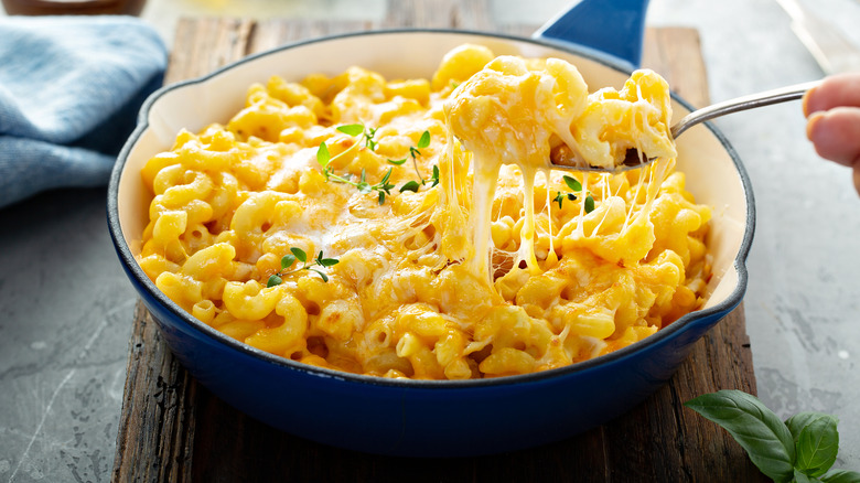 Mac and cheese in casserole skillet