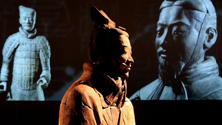 Statues of Chinese emperors