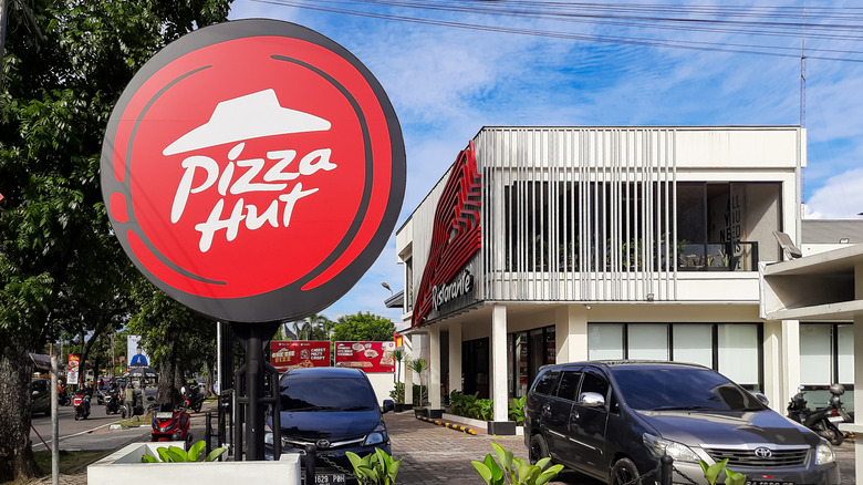 The Australian Pizza Hut Menu Item We Wish We Had In The US