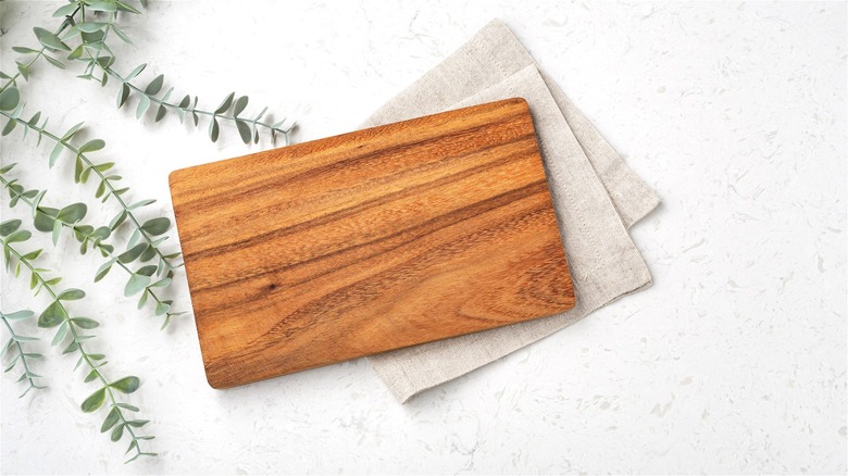 Wooden cutting board 