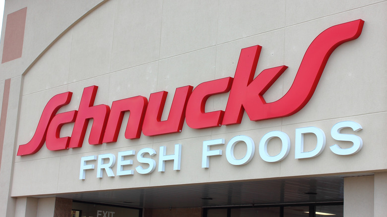 Schnucks exterior sign
