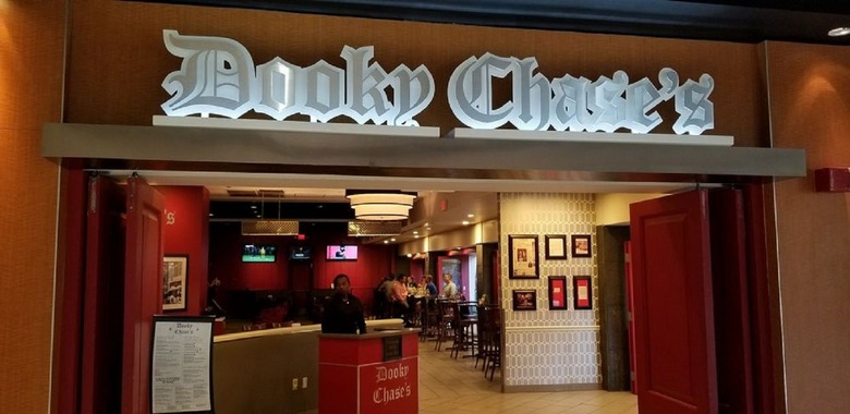 Louisiana: Dooky Chase's Restaurant (Louis Armstrong New Orleans International Airport)