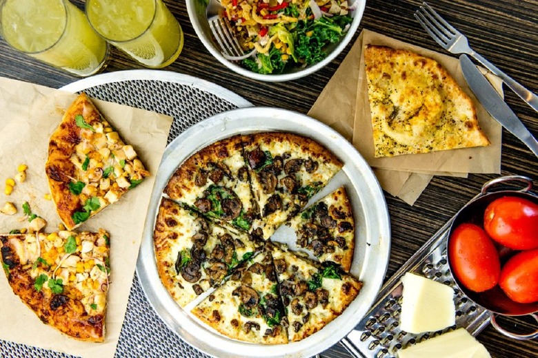 Missouri: Pizza Studio (St. Louis Lambert International Airport)