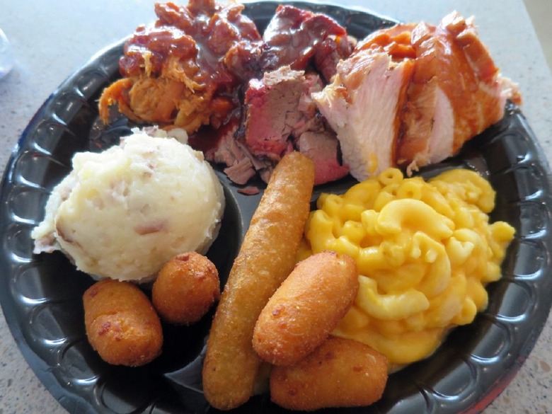 North Carolina: Brookwood Farms BBQ (Raleigh-Durham International Airport and Charlotte Douglass International Airport)