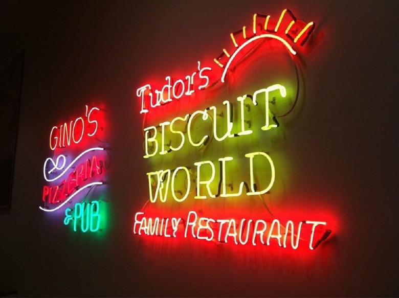 West Virginia: Tudor's Biscuit World (Yeagar Airport and Tri-State Airport)