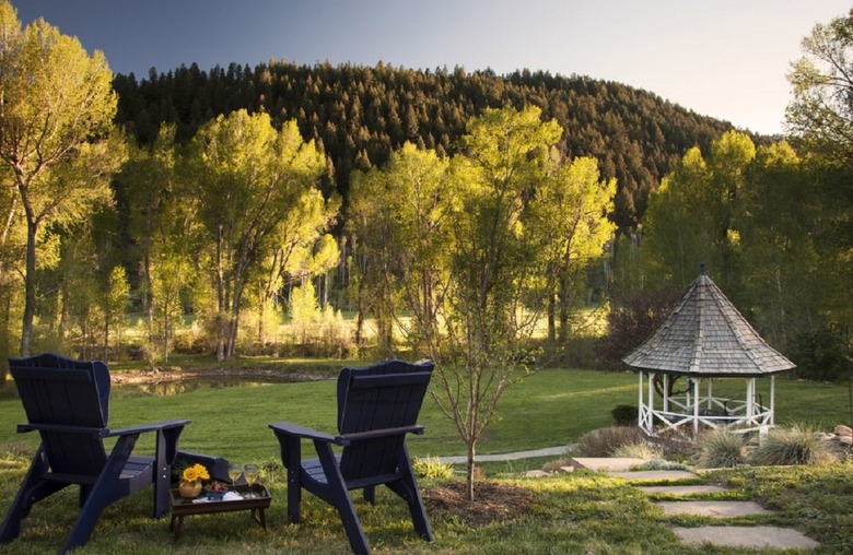 Colorado: Antlers on the Creek (Durango)