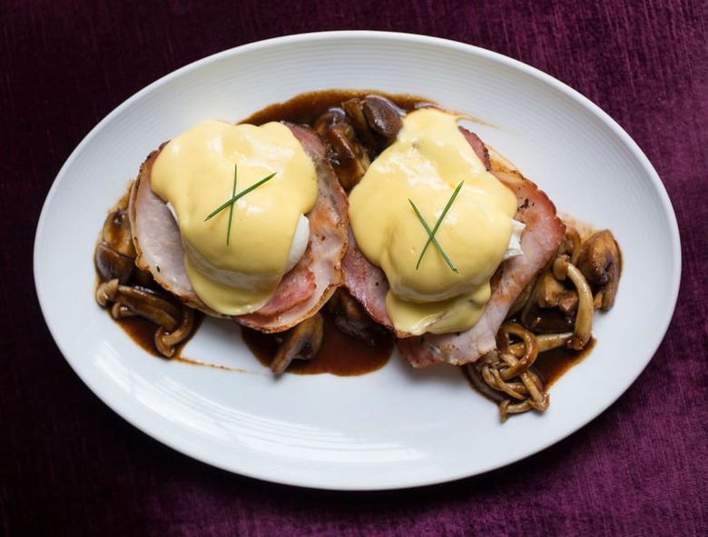 Louisiana: Eggs Hussarde, Brennan's (New Orleans) 