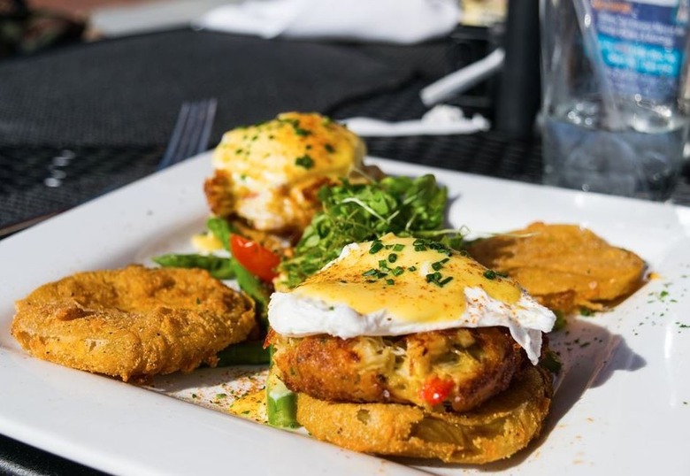 Maryland: Crab Cake & Fried Green Tomato Eggs Benedict, Miss Shirley's Café (Annapolis)