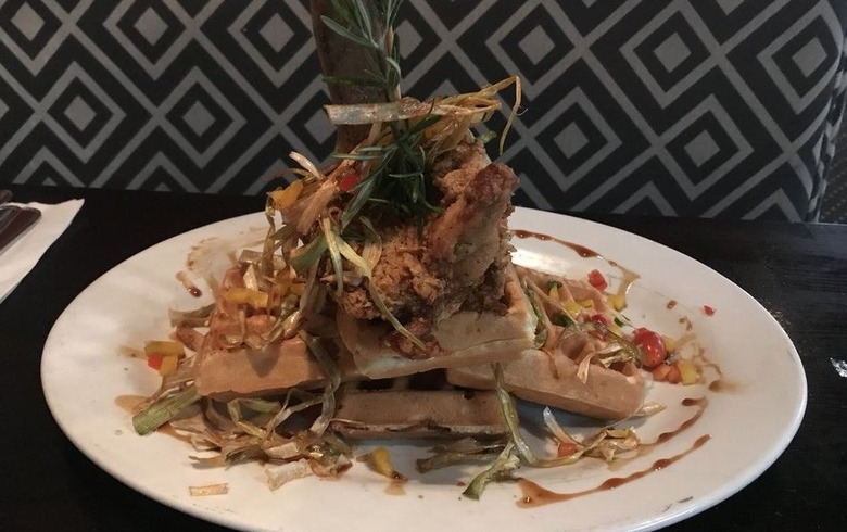 Nevada: Sage Fried Chicken and Waffles, Hash House a Go Go (Las Vegas) 
