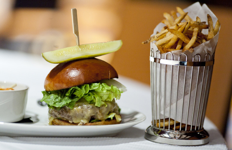 #16 The Lambs Club Burger, The Lambs Club 