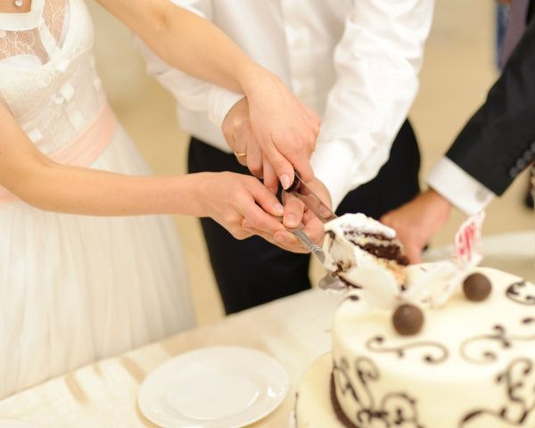 Cake Cutting Songs 30 Best Songs  Short Guide How To Choose It