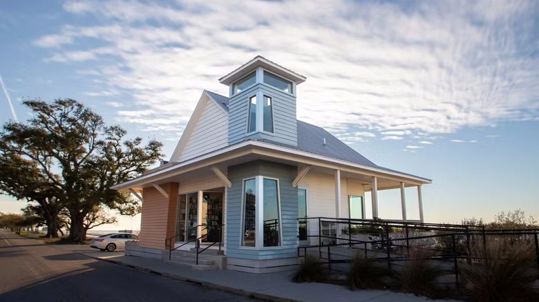 Cat Island Coffeehouse against blue sky