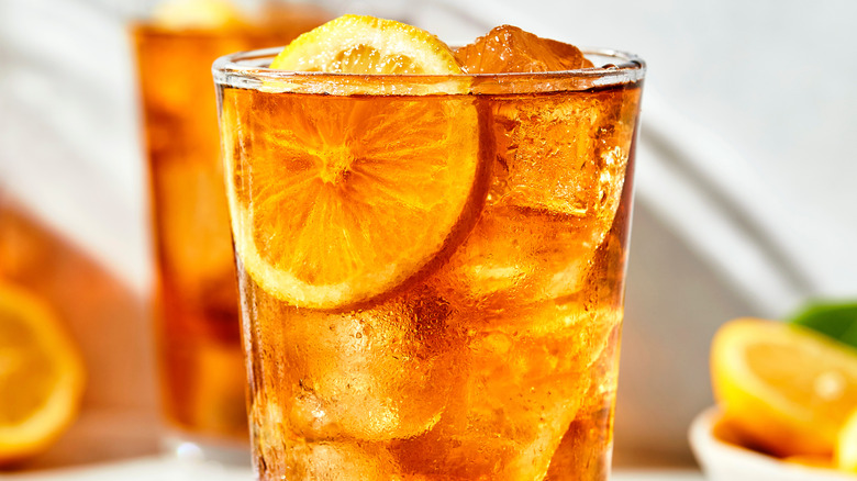 iced tea with fruit 