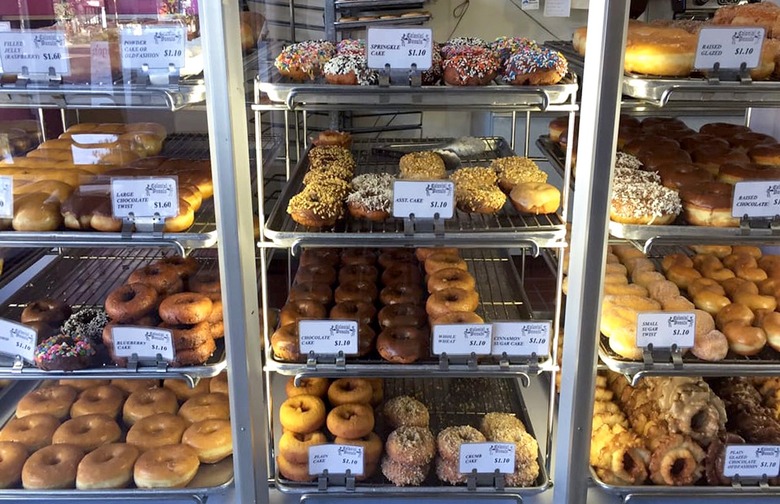 Best Donut Shop: Colonial Donuts (Oakland)