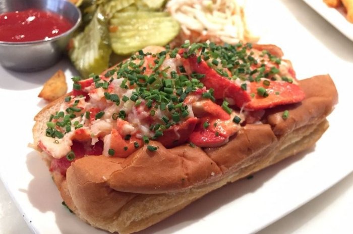 Best Lobster Roll: B&G Oysters (Boston)